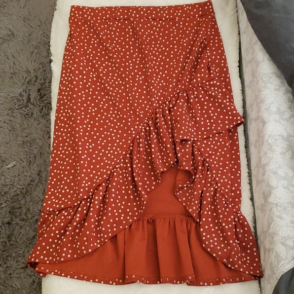PrettyLittleThing Dresses & Skirts - High low skirt
